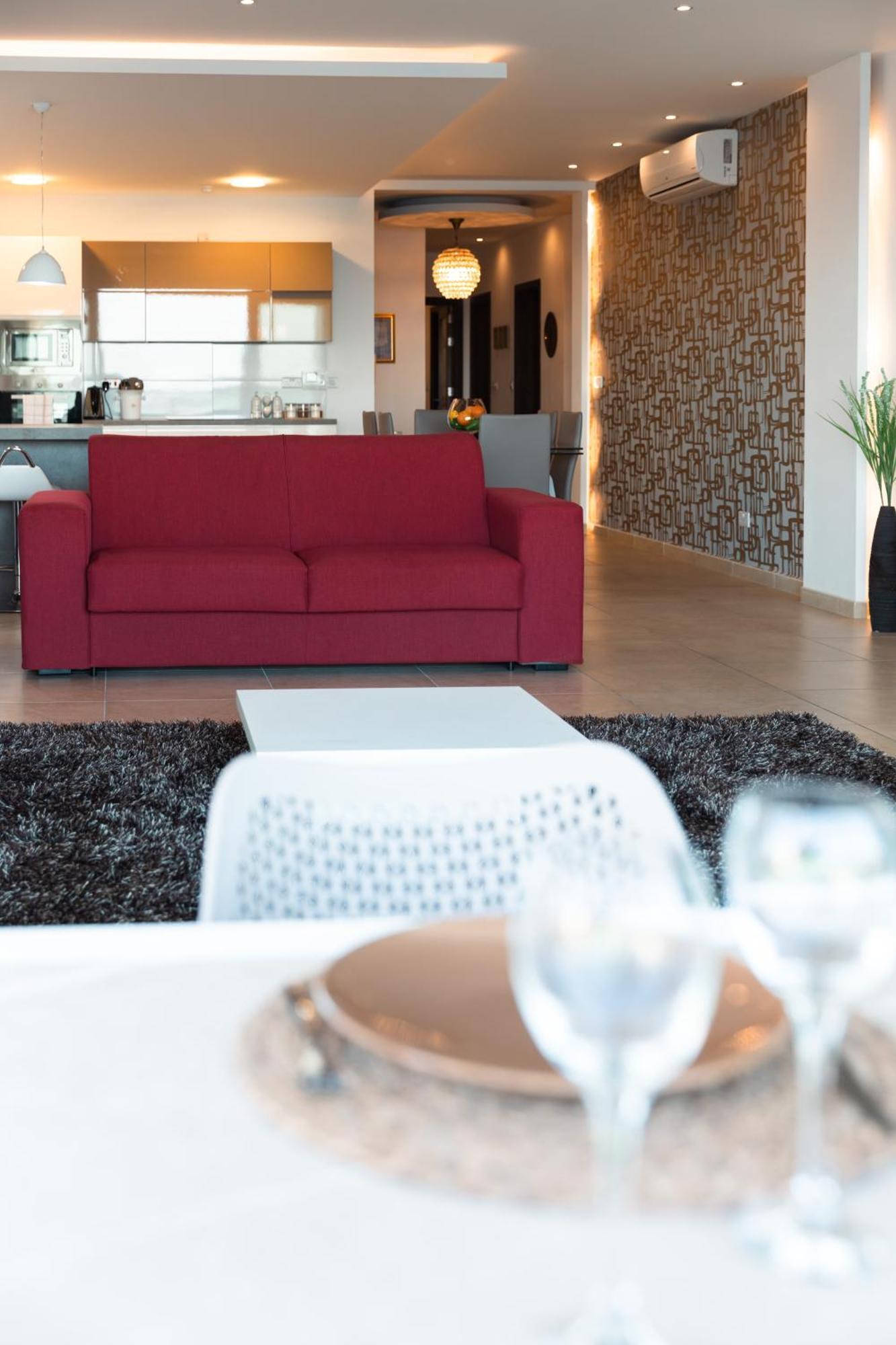 Luxury Seafront 3br With Pool By Arcobnb
