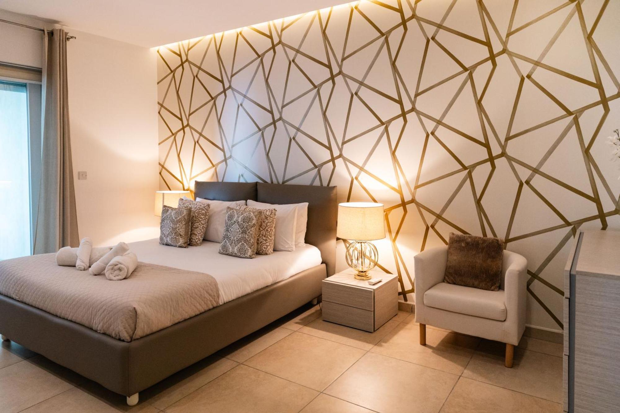 Luxury Seafront 3br With Pool By Arcobnb